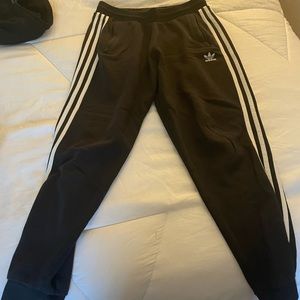 Adidas Men’s Large 3 stripe sweatpants.